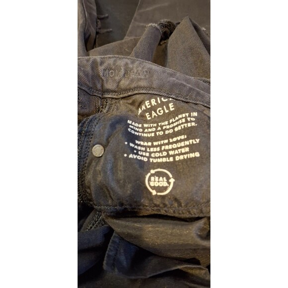 American Eagle Strigid Onyx Black Distressed Ripped Mom Jeans Size 000 23W - Picture 11 of 16